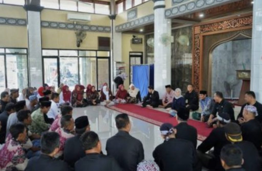 Bupati Indramayu Nina Agustina melaksanakan kunjungan kerja di Desa Kapringan, Kecamatan Krangkeng, Kabupaten Indramayu. (Foto: Istimewa)