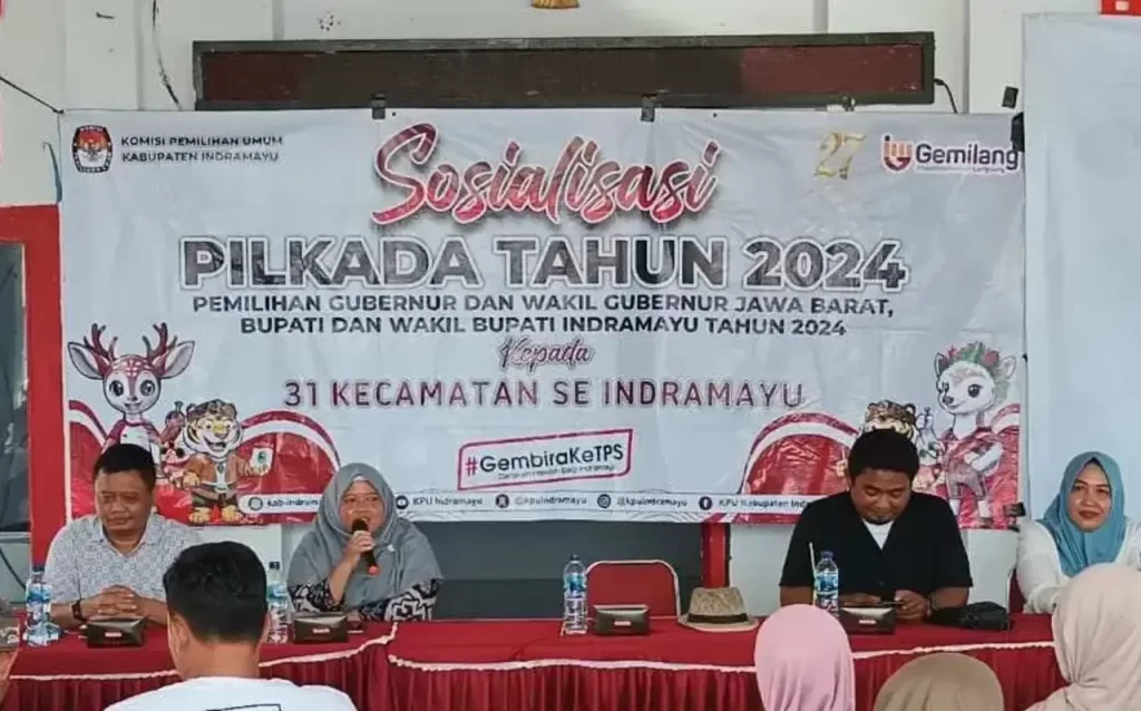 KPUD Kabupaten Indramayu menggelar sosialisasi Pilkada di Desa Sukadadi, Kecamatan Arahan, dengan antusiasme tinggi dari masyarakat.