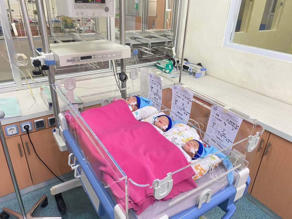 fenomena langka kelahiran bayi kembar lima di RSUD Indramayu