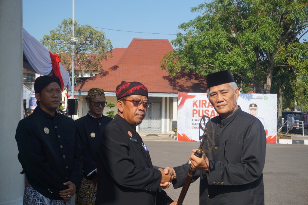 Kirab pusaka Indramayu. Foto: Istimewa