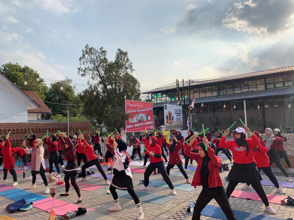 program GERAK (Gencar Olahraga Member Alfamart), yang digelar di berbagai lokasi untuk menyemarakkan Hari Pelanggan Nasional